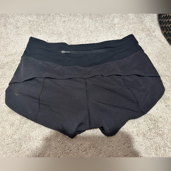 Lululemon speed up shorts size 2. Black. 2.5 inch inseam. - Picture 2 of 3